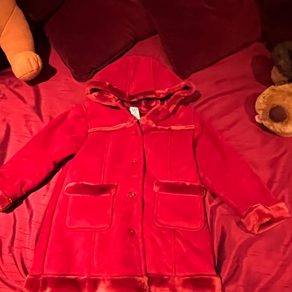 GAP Red Shearling Winter Coat with Hood, made by Gap, size 5XL - Picture 2 of 4